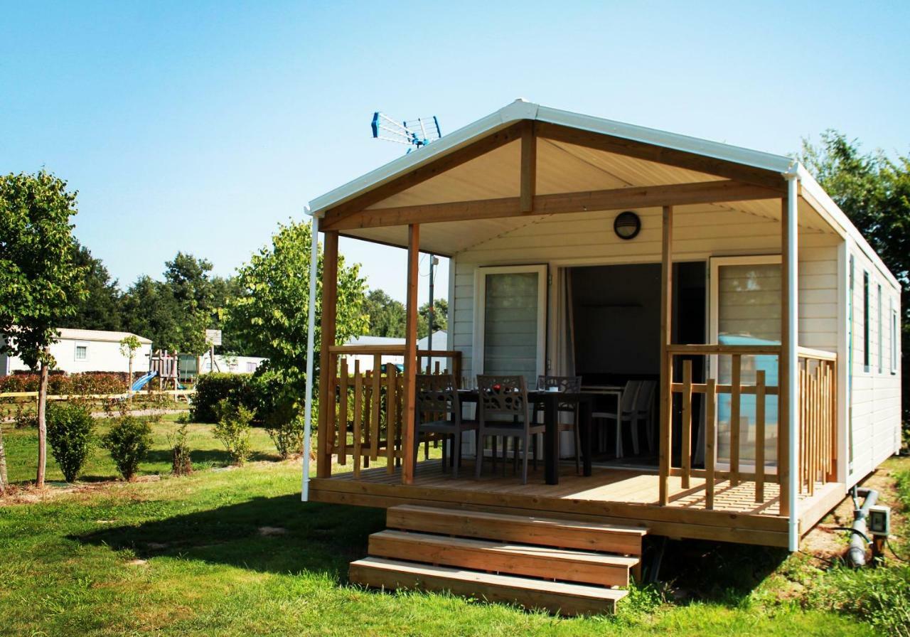 Camping Au Pre De L'Etang Sainte-Foy  Exterior photo
