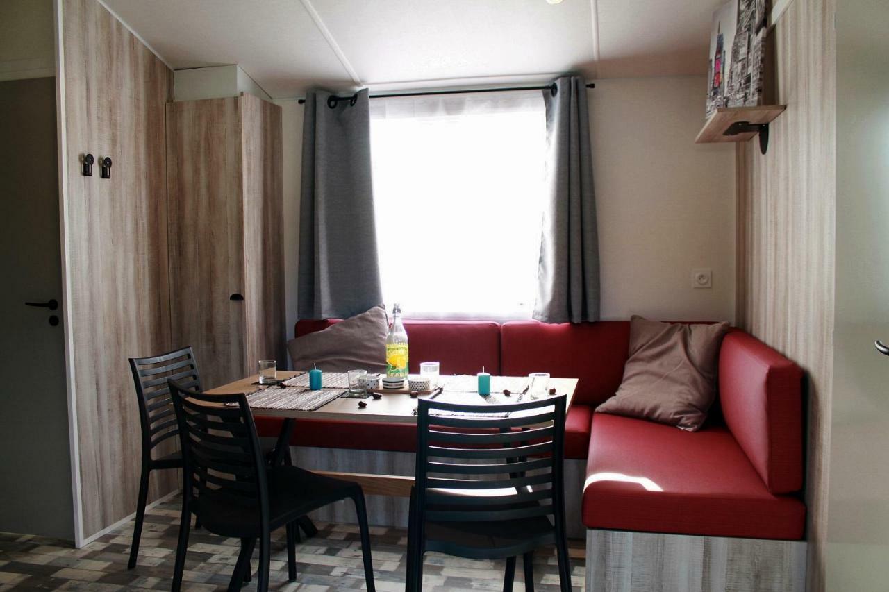 Camping Au Pre De L'Etang Sainte-Foy  Exterior photo